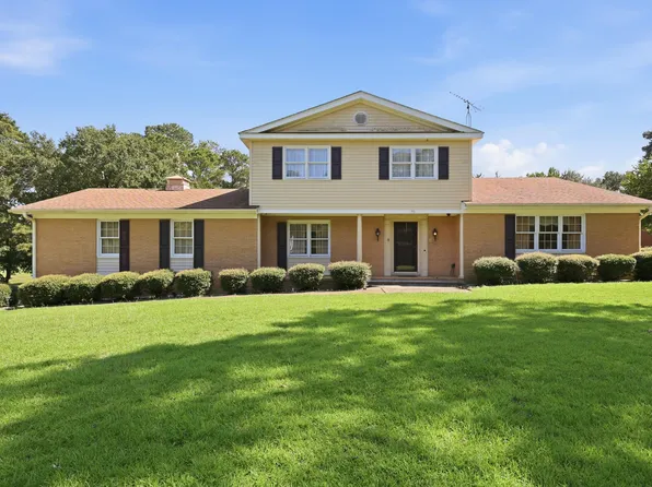 701 Sunset Ave, Clinton, NC 28328