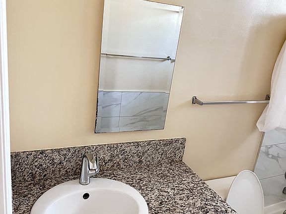 4th image of 3534 Perlita Ave #6