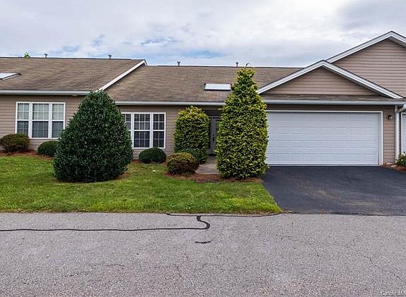 4th image of 290 Castle Creek Dr