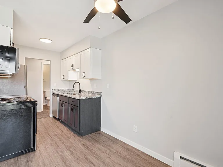 Lydia Rose Apartments — Photo 29