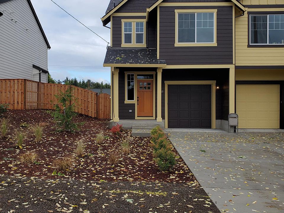Front House of attached townhouse