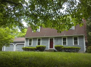 38 Medway St, Norfolk, MA 02056