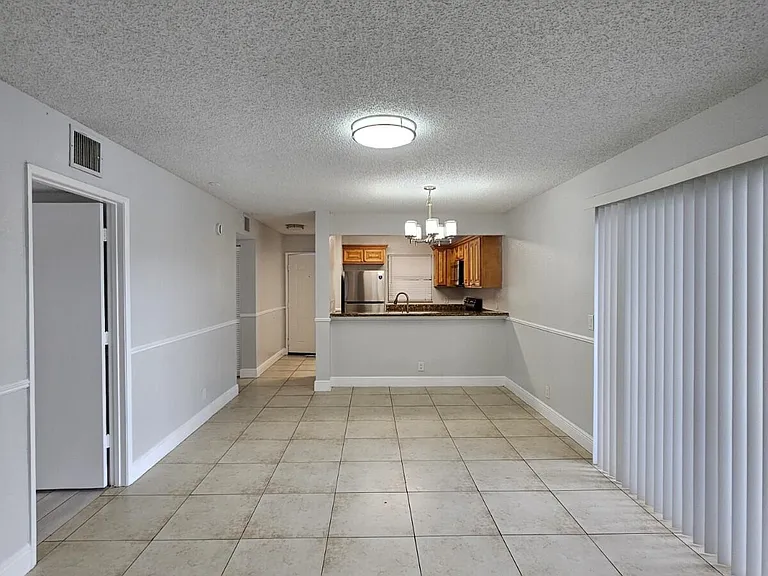 1660 Windorah Way #H — Photo 3