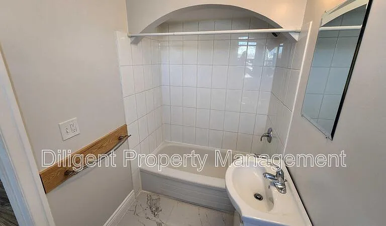 642 Bolivar St #UPPER EAST — Photo 31