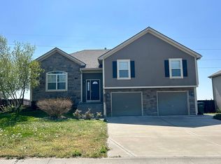 4909 22nd St, Leavenworth, KS 66048