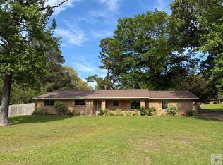 107 Woodland Lake Dr, Atlanta, TX 75551