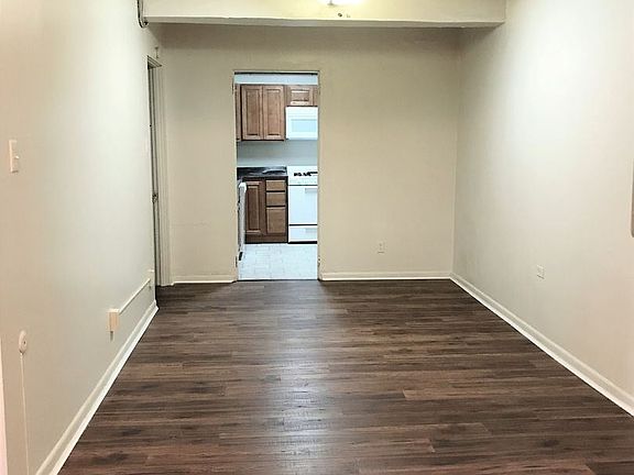 5th image of 1914 Murray Ave APT 22