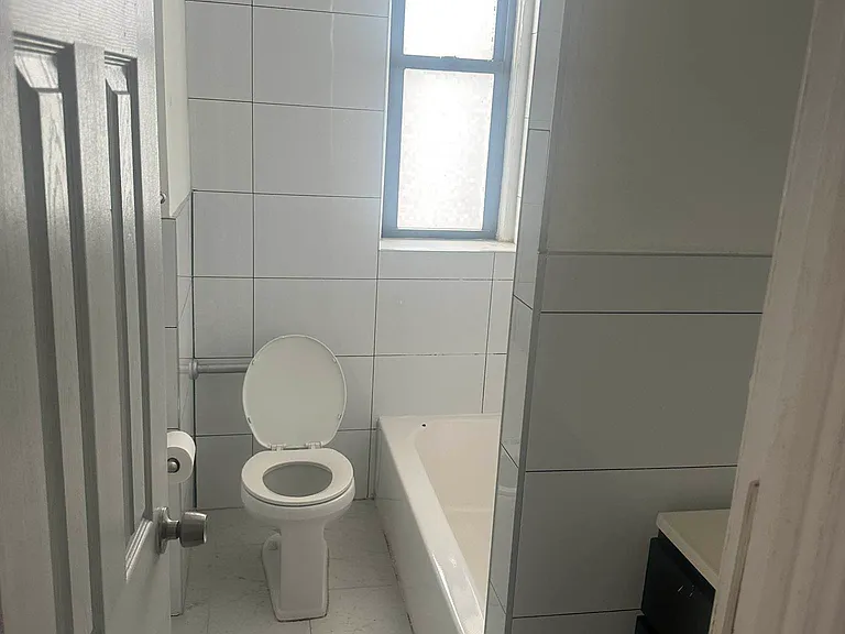 788 Amsterdam Ave #2 — Photo 4