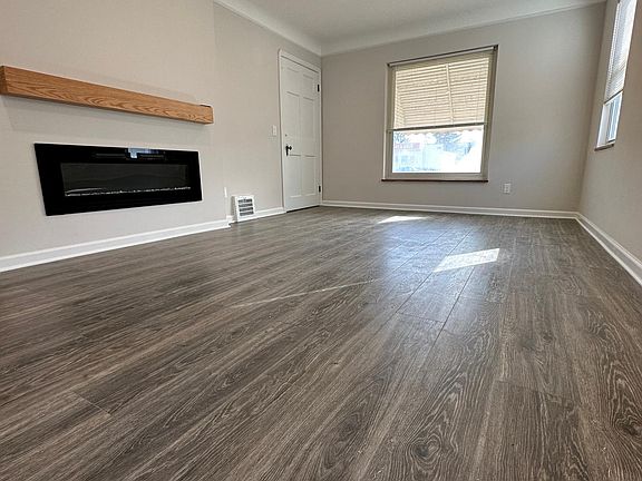 2nd image of 14010 Lakewood Heights Blvd