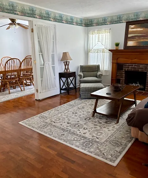 356 Lavender St — Photo 2