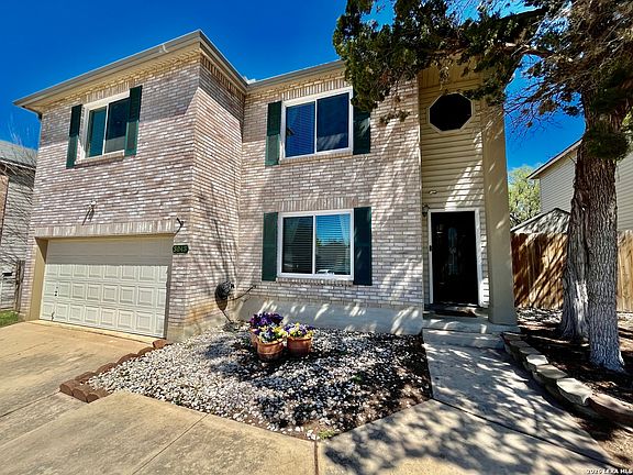 2nd image of 3043 Solitaire Hill