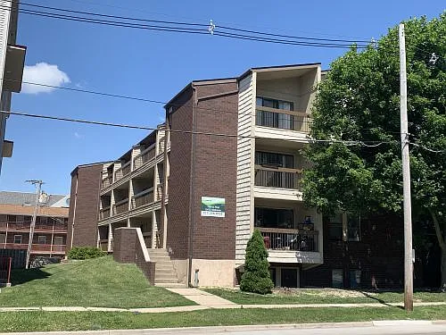 1009 S First St - 21 - A — Photo 1