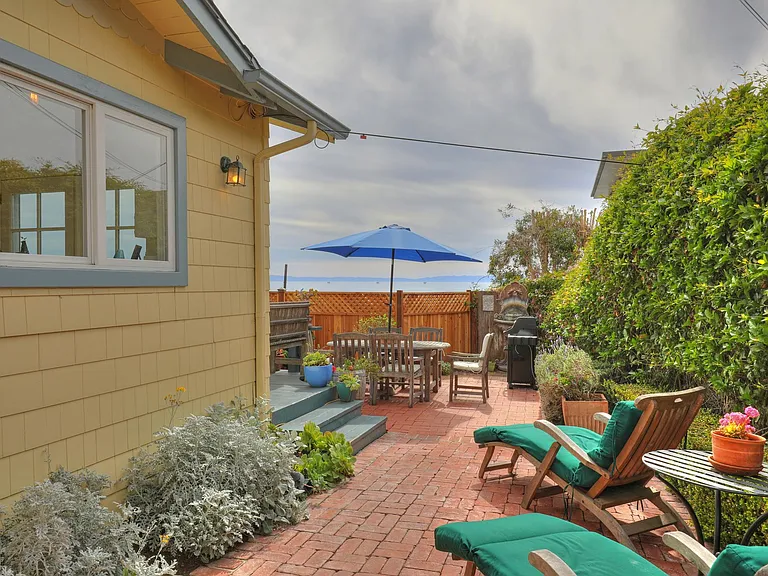 2311 Shelby St — Photo 4