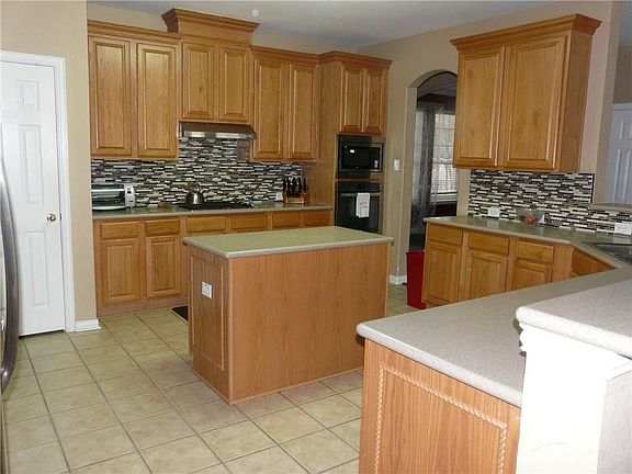 3rd image of 5812 Youngworth Dr