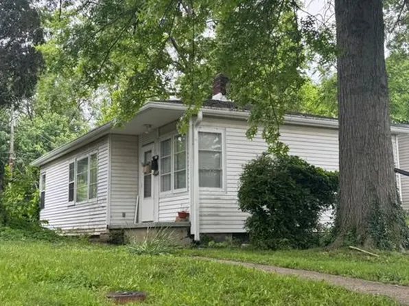 200-202 E 16th