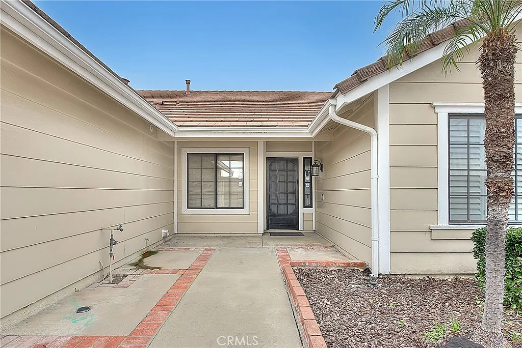 4 bed, 1754 sqft, $3,300 — Photo 2