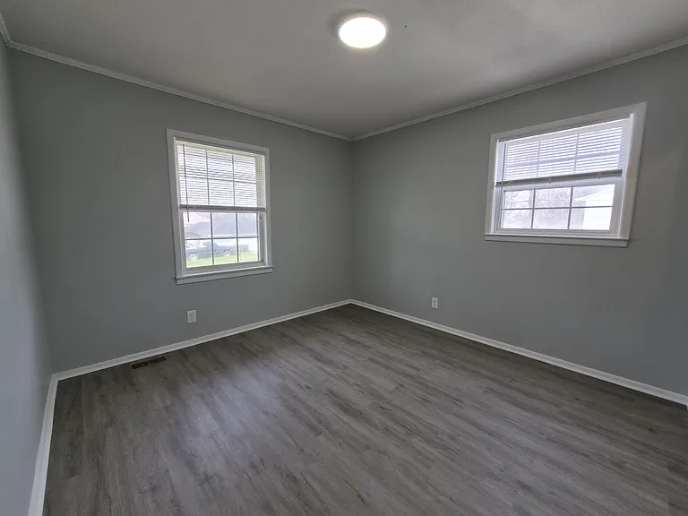 3747 Ireland Dr — Photo 7
