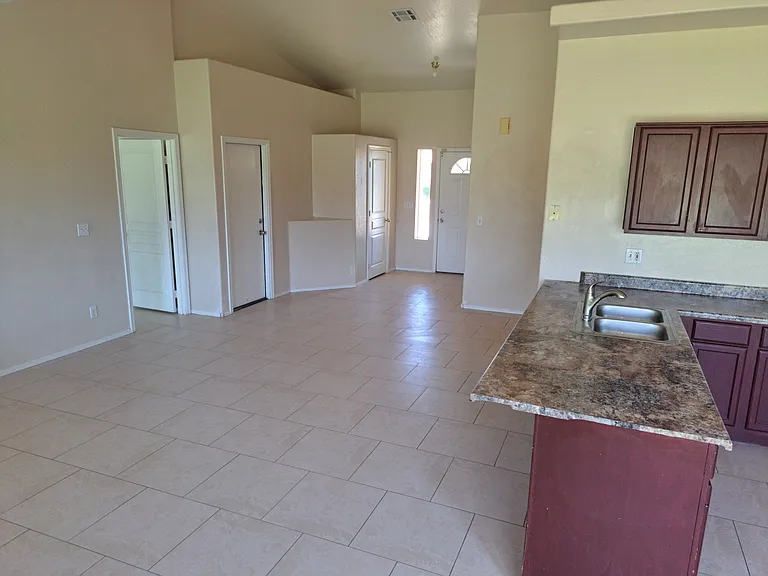 456 E 10th Dr — Photo 15