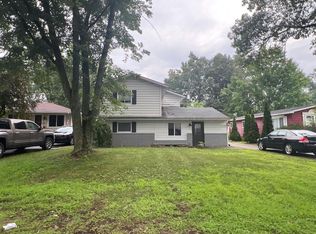 9228 Sandison Dr, White Lake, MI 48386