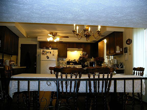 Open Kitchen Dining,Family Rooms