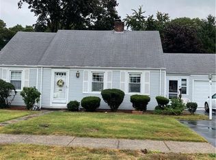 19 Brookdale Blvd, Pawtucket, RI 02861