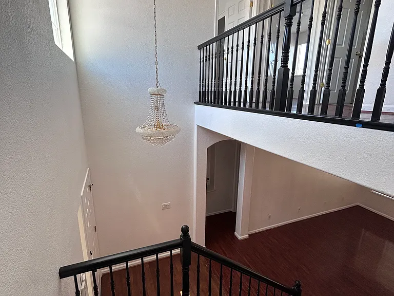 170 Bombay Cir — Photo 13