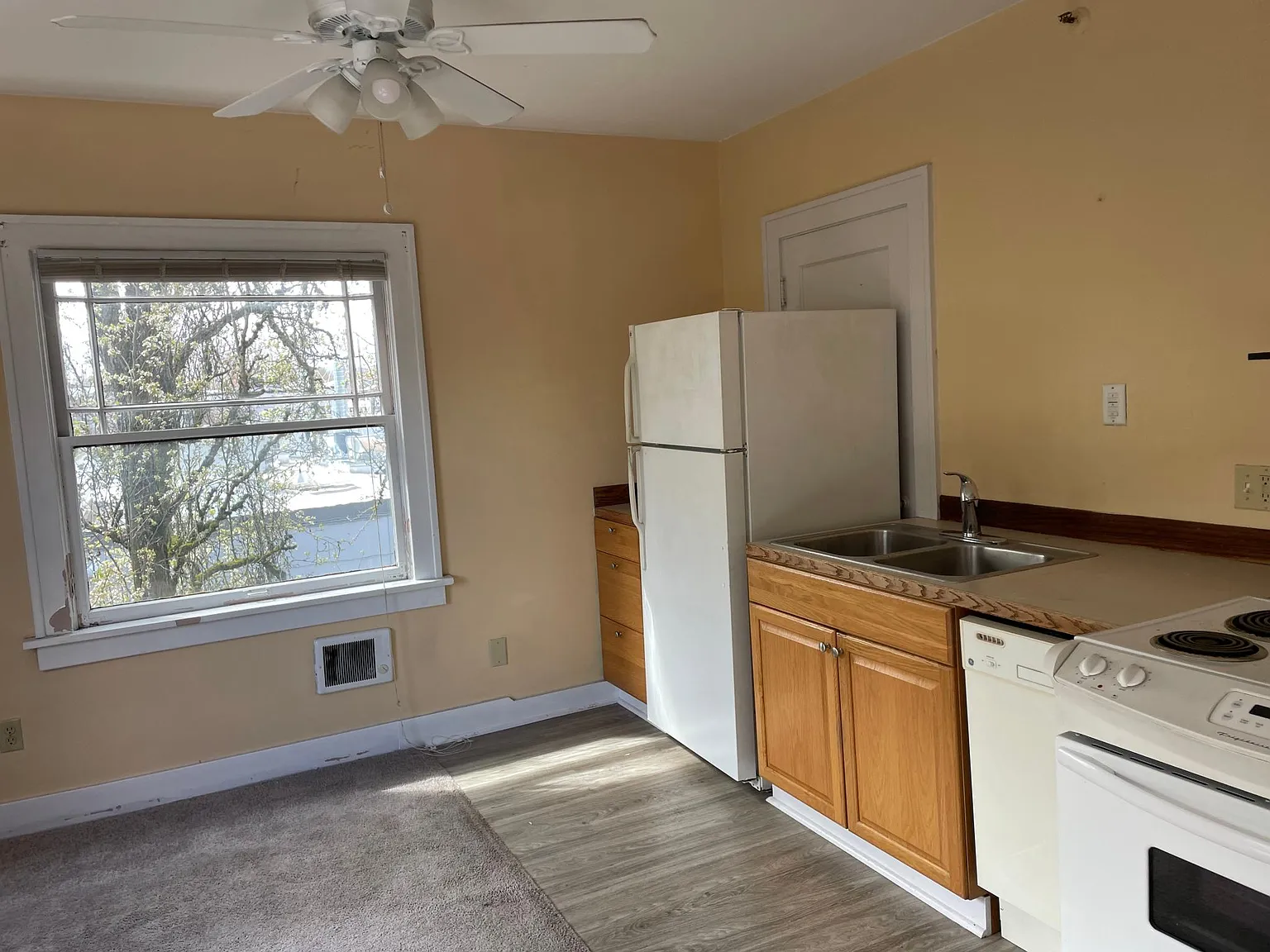 1 bed, 816 sqft, $1,600 — Photo 4