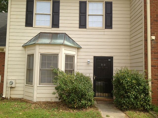 1st image of 1023 Oaks Pkwy SE