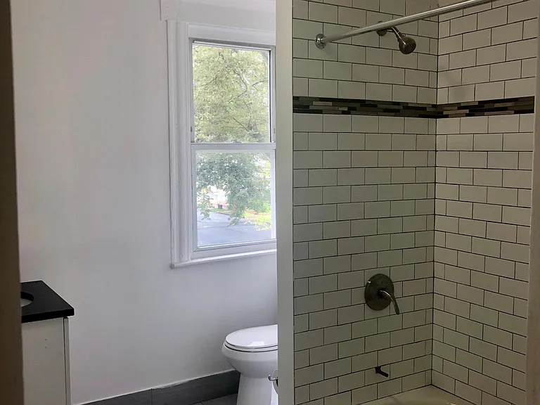 132 William St #2 — Photo 6