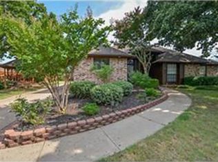 28 Oak Cir, Hickory Creek, TX 75065