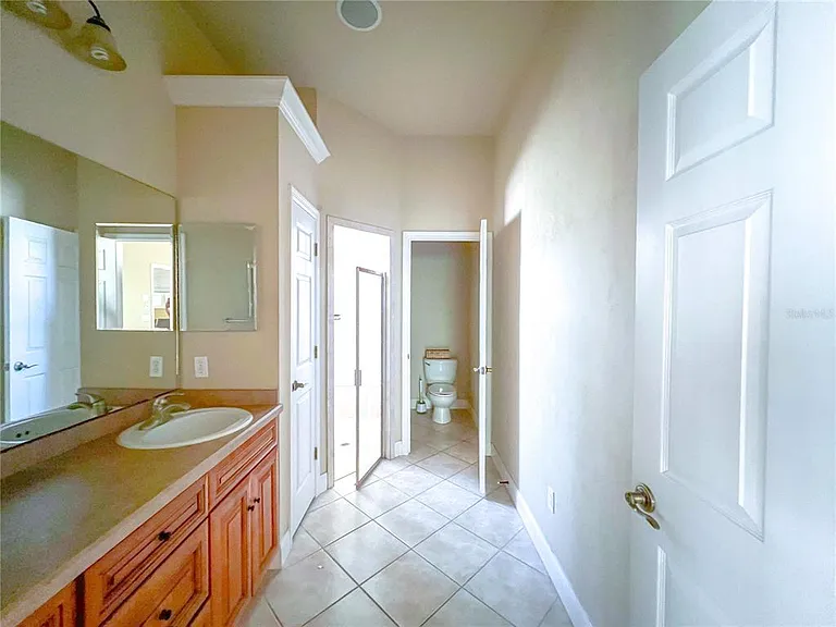 9048 SW 76th Ave — Photo 14