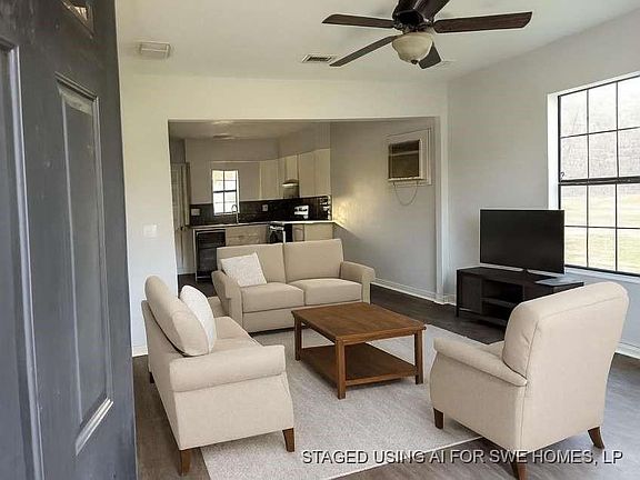 3rd image of 405 N Lanier St