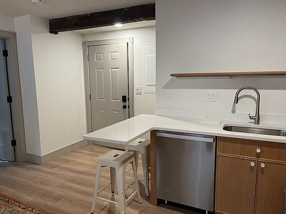 3rd image of 42 Dana St