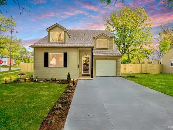 20505 Ridgemont Rd, Harper Woods, MI 48225