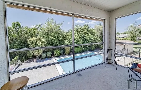 2 bed, 1003 sqft, $1,400 — Photo 1