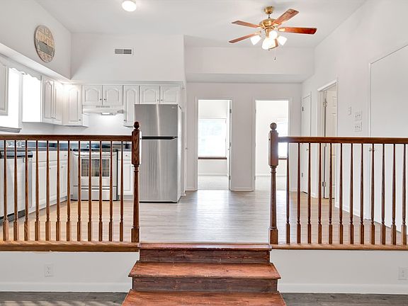 5th image of 709 Hill Rd Suite 7