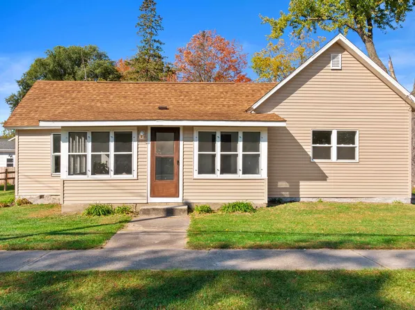 314 S Oxford St, Wautoma, WI 54982