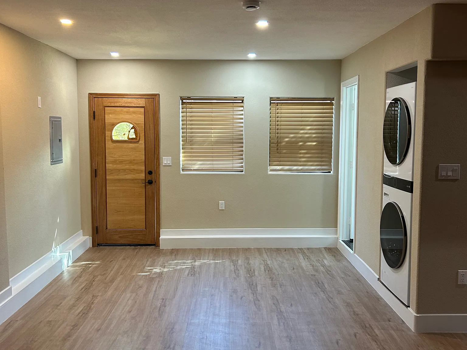 Studio, 500 sqft, $2,100 — Photo 4