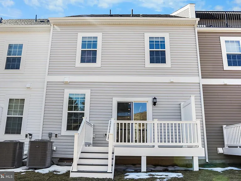 1705 Water Crossing Rd — Photo 40