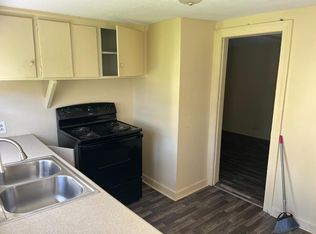 154 1/2 S Guerry St, Florence, SC 29501