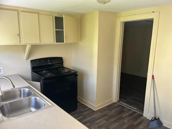 154 1/2 S Guerry St, Florence, SC 29501