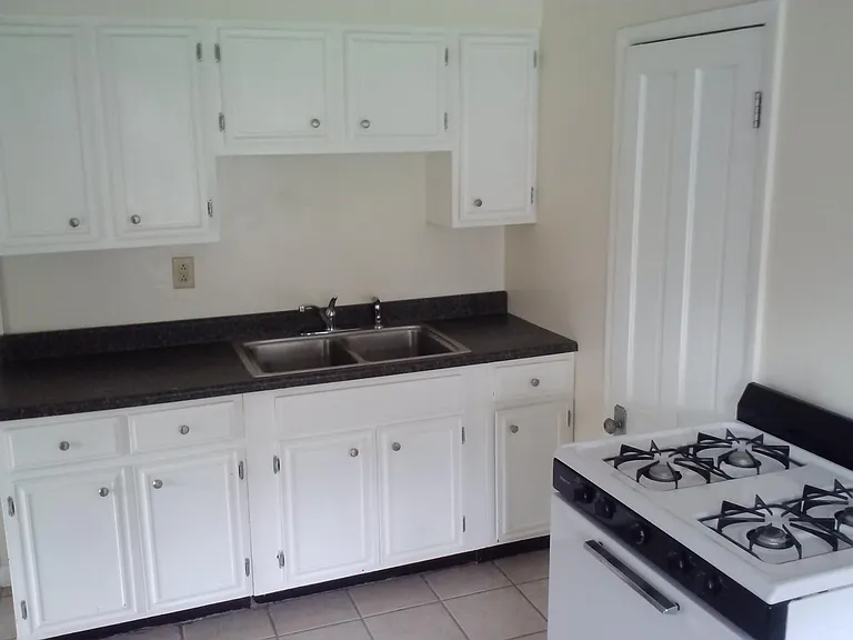 27 Fairlawn Ave #3F — Photo 6