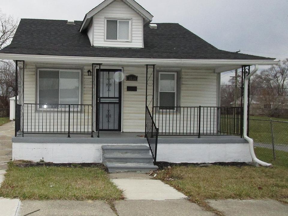 2nd image of 3816 Spruce St