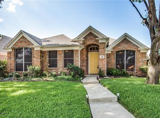 320 Touchdown Dr, Irving, TX 75063