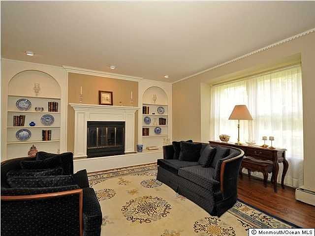 LIVING ROOM WITH FIREPLACE