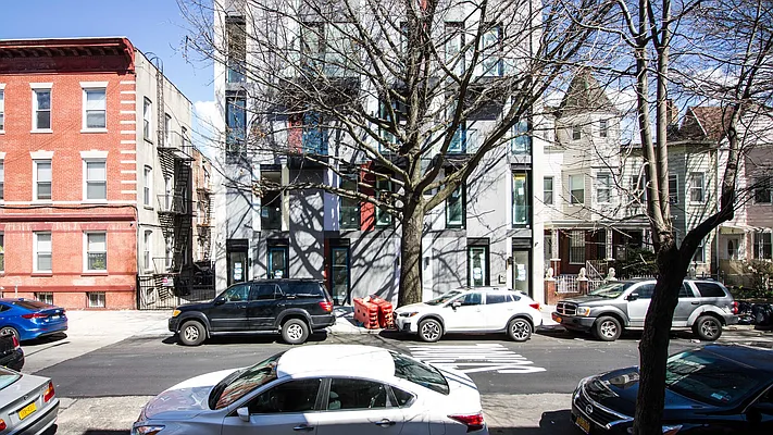 Rented by Nooklyn NYC LLC | media 22