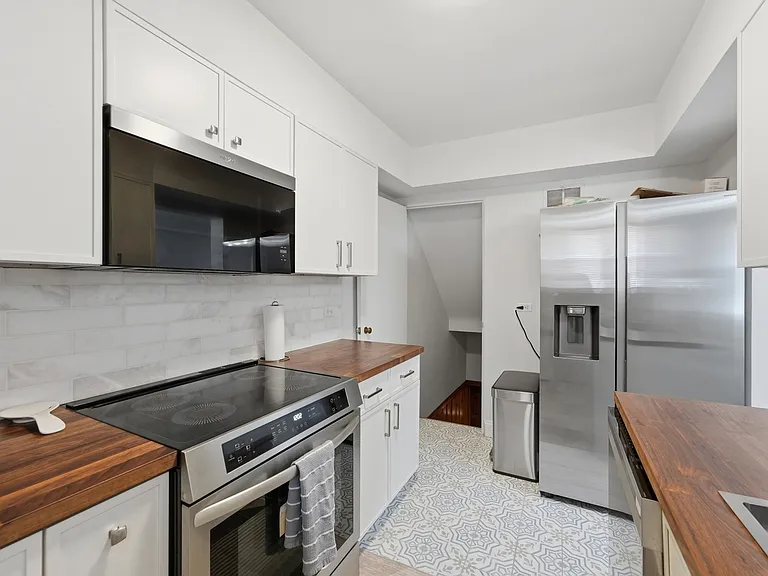 221 S Maple Ave #C — Photo 10