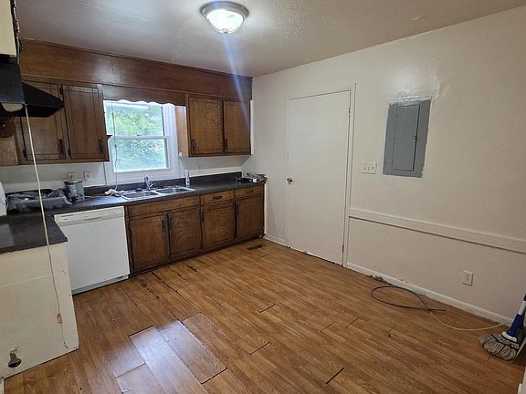 4th image of 3324 Eulaton Rd