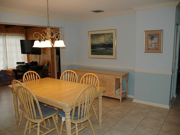 3rd image of 1025 SE 14th St