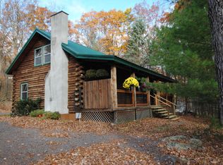 2758 Owego Tpke, Hawley, PA 18428